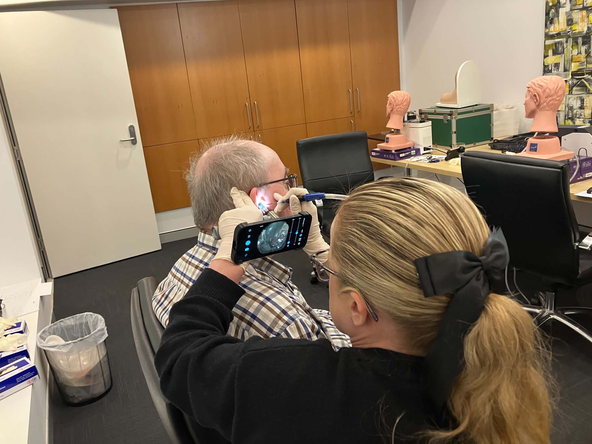 See Your Ears in Real-Time: How We Use the Waxscope for Precise Earwax Removal